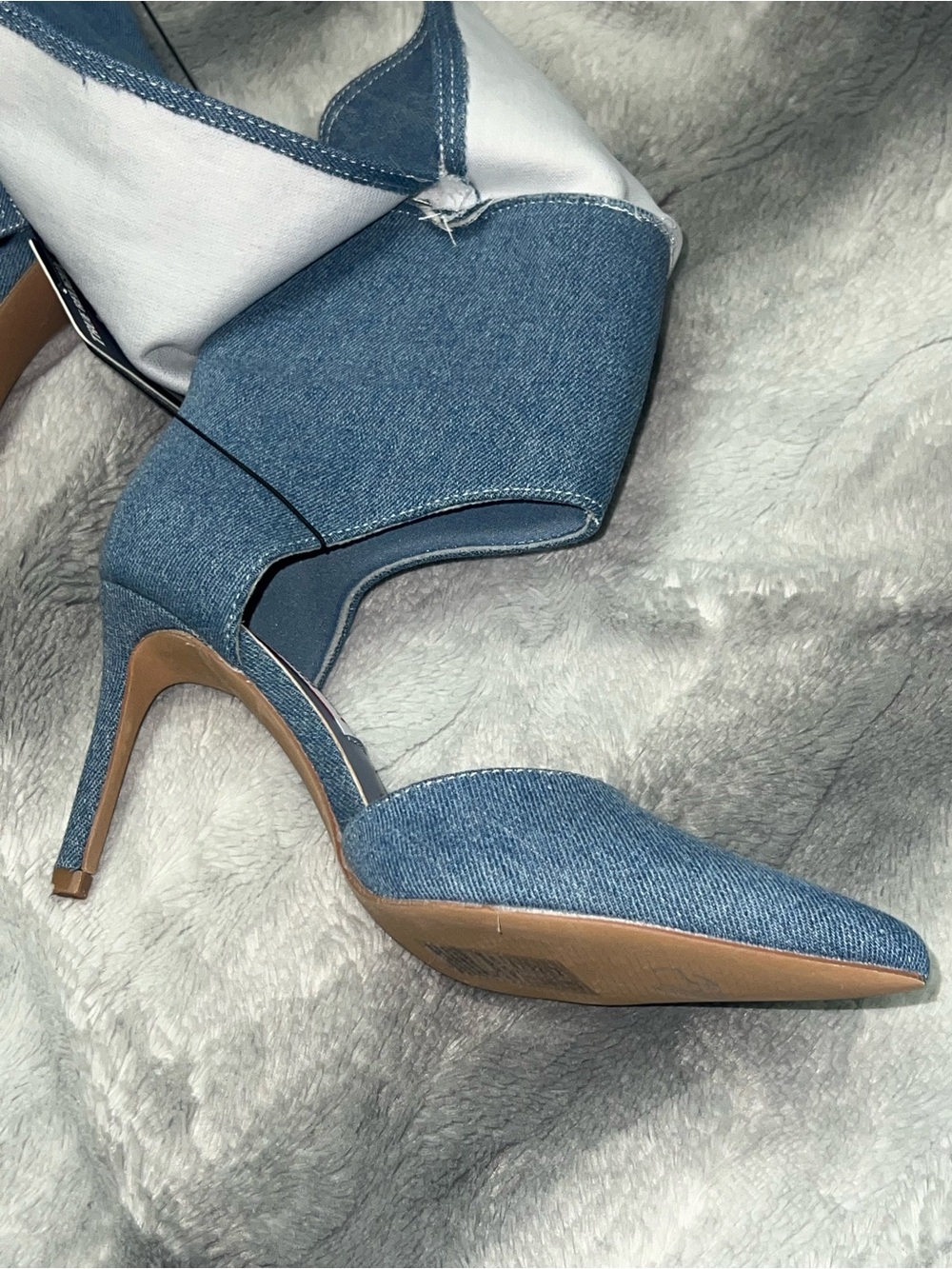True Religion Denim Pointed Toe Ankle Boots - Light Blue
Her Foldover Cuff Heel - Picture 7 of 12